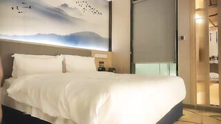 【麻花免费视频】约白色外套少妇啪啪特写口交抱着大力抽插