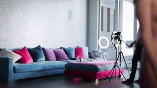 【麻花免费视频】爱肛交的莱克西引诱害羞的摄影师