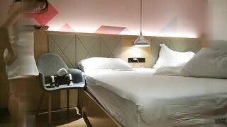 【麻花免费视频】2700网约外围兼职轻声细语配合默契白嫩翘臀