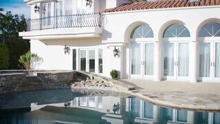 【麻花免费视频】丰满的职场女性为老板提供服务肛交获得最大的释放