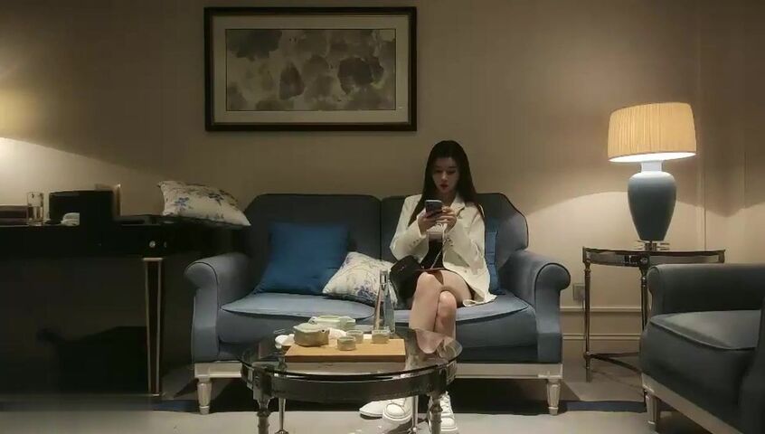 【麻花免费视频】大圈外围妹极品长腿包臀裙舔屌口交屁股后入