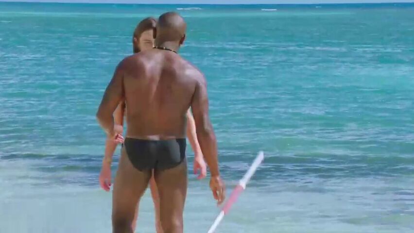 【麻花免费视频】性感的人妻在度假时出轨英国广播公司职员