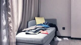 【麻花免费视频】性感黑衣妹子啪啪诱人黑丝沙发上操摸逼抽插