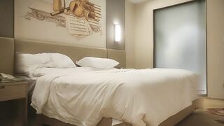 【麻花免费视频】新人小伙上场清秀文静小姐姐身姿曼妙美乳翘臀