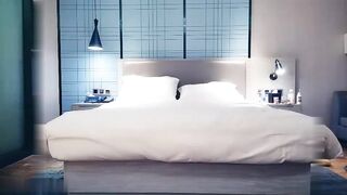 【麻花免费视频】约蓝裙妹子调情一番穿情趣护士装骑乘后入