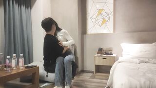 【麻花免费视频】胖子工作室大圈年女转战床上怼着骚穴尽情输出