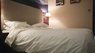 【麻花免费视频】小马寻花肤白貌美饱满胸部极品尤物脱光干一炮