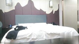 【麻花免费视频】无情的屌中途掉线四川美女肤白貌美身材极品