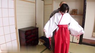 【麻花传媒视频】热日本女孩18i藤原打开她的屁股在热肛门性爱