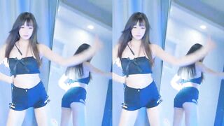 【麻花传媒视频】《顶流网红泄密》千元定制【咬一口兔娘】裸舞最爱还是他