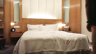 【麻花传媒视频】小宝寻花舌吻互摸调情迫不及待解开裤子侧入抽出