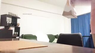 【麻花传媒视频】我的室友2穿着高跟丝袜去单身男人的房间想做爱