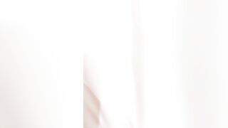 【麻花传媒视频】白嫩少女性爱玩弄大鸡巴爆草抽插高潮流水刺激