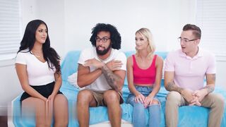 【麻花传媒视频】闲得逼痒的索菲亚·莱昂和佩顿·艾弗里口交颜射