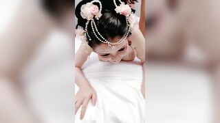 【麻花传媒视频】巨乳少女主动骑乘鸡巴上位坐插高潮不间断