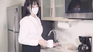 【麻花免费视频】实习第一天，我必须为经理操蛋