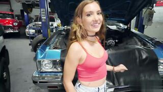 【麻花免费视频】将她带到车库为她的阴部提供良好的服务暴插