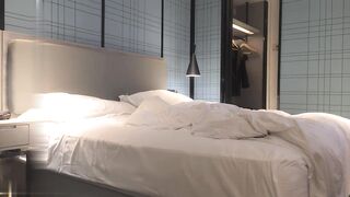 【麻花免费视频】文轩探花老气学生妹揉捏美乳摸逼侧入