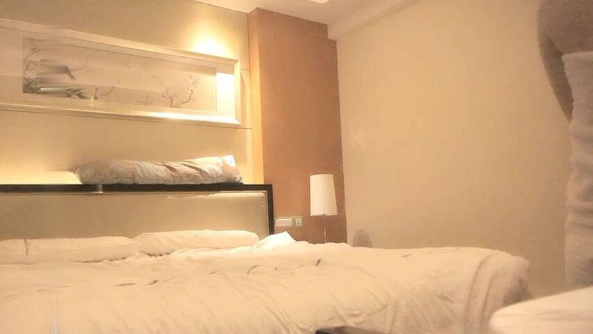 【麻花免费视频】极品热巴约粉丝上床各种掰穴玩弄深插不断