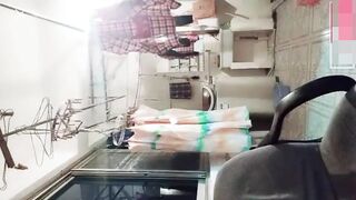 【麻花免费视频】儿子老大不小天天追着妈妈要操逼