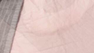 【麻花免费视频】大长腿女孩裸足给哥哥足交 娇嫩小脚丫