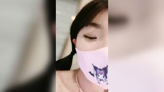 【麻花免费视频】美少女酒店激情自慰粗大假屌磨蹭抽插