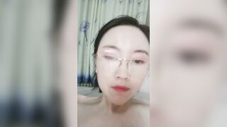 【麻花免费视频】小阿姨淫语互动听指挥敞开腿掰开逼给狼友看
