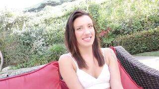 【麻花免费视频】索菲亚·格蕾丝与粗壮鸡巴来回爆干性爱