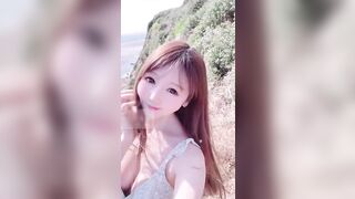 【麻花免费视频】大奶美眉海边展示诱人的娇躯白虎鲍鱼超粉