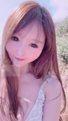 【麻花免费视频】大奶美眉海边展示诱人的娇躯白虎鲍鱼超粉