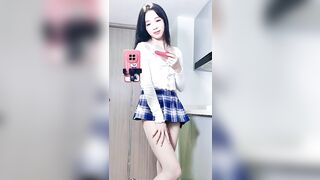 【麻花免费视频】极品清纯女神【糖豆】诱惑私拍露三点+学生制服透明小内内