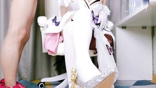 【麻花免费视频】玲珑玉足高跟鞋配上完美的丝袜把男主踩在脚下