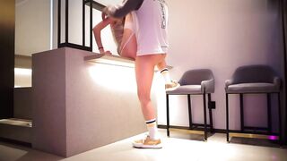 【麻花免费视频】人前高冷嫩模反差至极女神顶级精盆有钱人的玩物