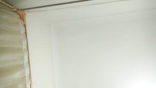 【麻花免费视频】五千元再约网红脸台湾模特无套内射拍逼留念