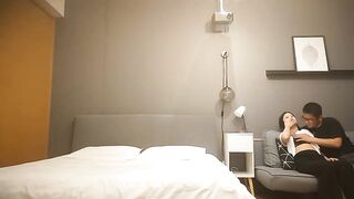 【麻花免费视频】外表清纯22岁小姐姐蜂腰翘臀特写爆操一刻精彩