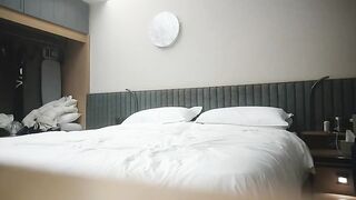 【麻花免费视频】童颜巨乳小萝莉2800价格值得别看年纪小活不错