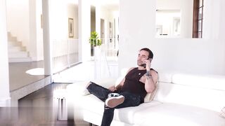 【麻花免费视频】我的女同性恋最好的朋友让我内射她的紧抓，以报复我的前任