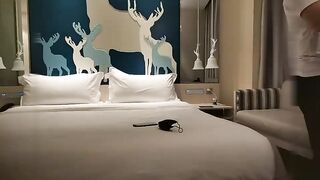 【麻花免费视频】约操黑裙小骚货骑马扭动细腰搞得妹子喊难受