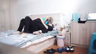 【麻花免费视频】小太妹缺钱下海援交加钱可以不带套