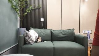 【麻花免费视频】三千约极品清纯少女坚挺美乳沙发后入高潮迭起