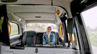 【麻花免费视频】令人惊叹的基拉爱在抓到饥渴的司机打飞机后给了他额外的帮助