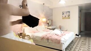 【麻花免费视频】胖头老哥约操兼职小姐姐跪地舔屌插嘴拉手后入