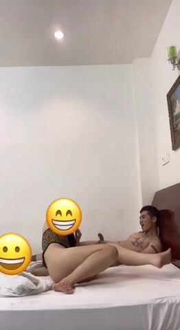 【麻花免费视频】大鸡巴纹身小哥约炮骚妹子 一顿口爆输出