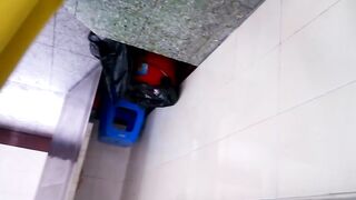 【麻花免费视频】教室讲台抄底偷拍女老师合集，这是不是你上学时候想做却不敢做的事情？