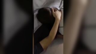 【麻花免费视频】骚逼半夜勾引闺蜜的男友，正牌女友就睡在旁边！