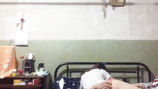 【麻花免费视频】反差婊女神偷情八块腹肌猛男，出租屋性爱流出，对白淫荡至极