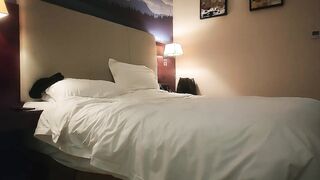 【麻花免费视频】小马寻花，170大长腿御姐，表情投入真实被干高潮