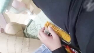 【麻花免费视频】真实兄妹乱伦，莞最妹妹强行脱裤硬插