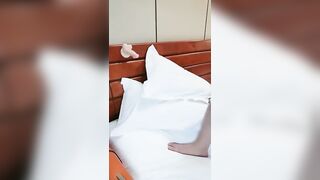 【麻花免费视频】空姐极度诱惑被调教成母狗，多次达到高潮潮吹