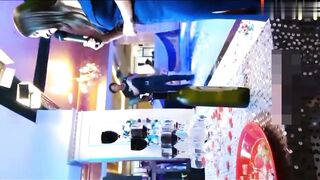 【麻花免费视频】高挑靓女塞着跳弹现场主持婚礼，内裤都湿透了，紧张又刺激，内裤湿透沾满了粘液